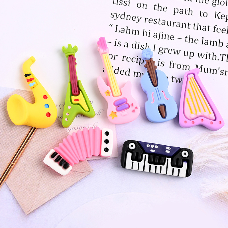 10pcs Cartoon Kawaii Resin Min - Musical Instrument Jewelry 评论和价格