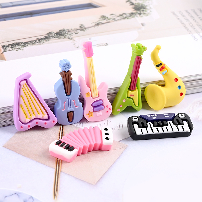 10pcs Cartoon Kawaii Resin Min - Musical Instrument Jewelry 评论和价格