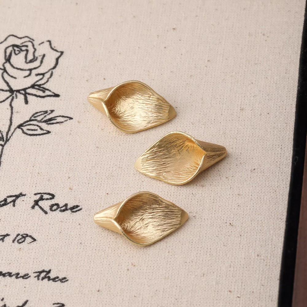 4PCS Dainty Horn Petals Flower - Musical Instrument Jewelry 评论和价格